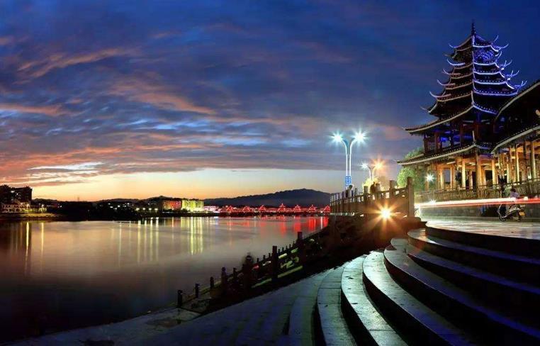 湖南,友情、家庭与爱的温馨日常故事